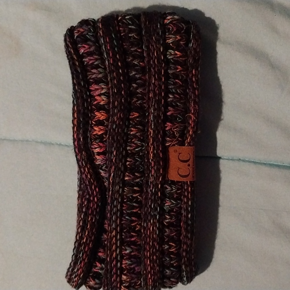 C.C. Exclusives, Women's wrap around earmuffs/head warmer with button